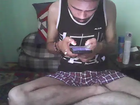 Snapshot of Cuckcouple1992 chatting on 05-26-26, 07:59 Cuckcouple1992 online show from 05-26-26, 07:59