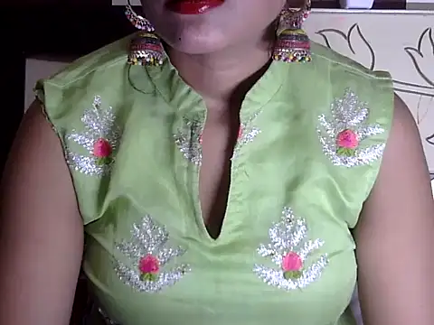 Snapshot of hotee_bhabi chatting on 09-13-25, 02:06 hotee bhabi online show from 09-13-25, 02:06