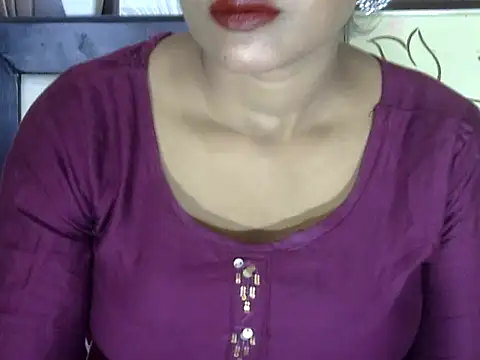 Snapshot of hotee_bhabi chatting on 09-19-25, 07:10 hotee bhabi online show from 09-19-25, 07:10