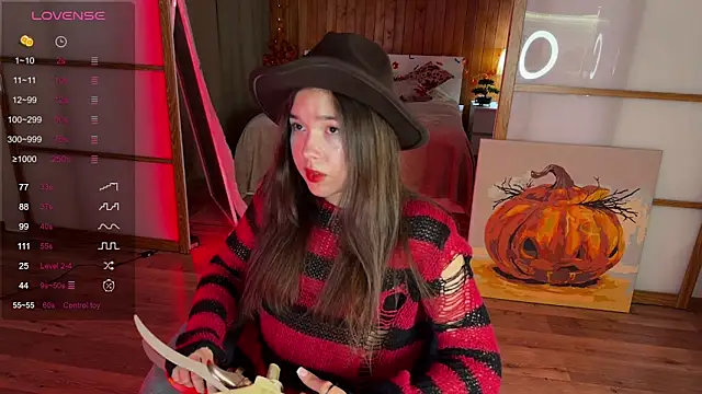 Snapshot of PlumyBun chatting on 10-31-25, 01:12 PlumyBun online show from 10-31-25, 01:12