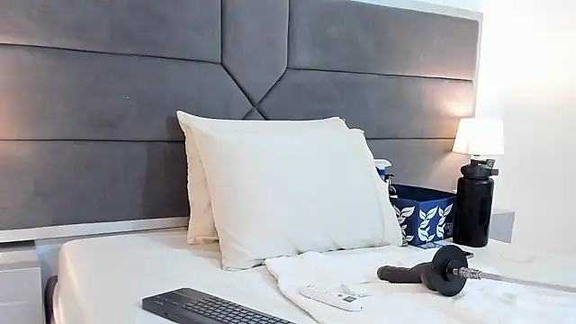 franceska milf online show from 02-14-26, 12:24