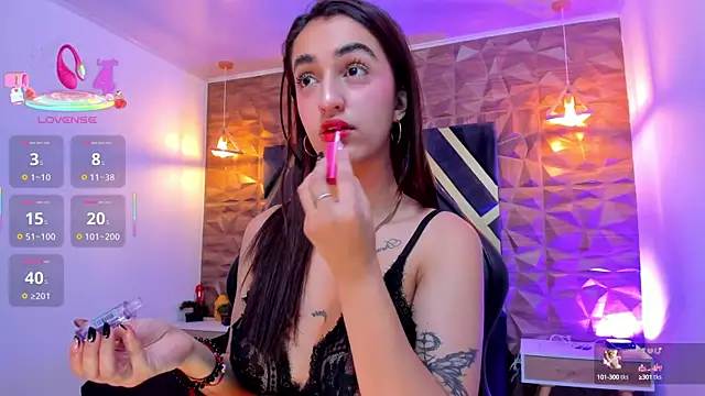 Snapshot of LexiVie_ chatting on 09-25-25, 11:19 LexiVie online show from 09-25-25, 11:19