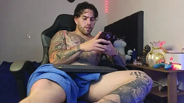 Ades Lowe online show from 04-08-26, 05:18