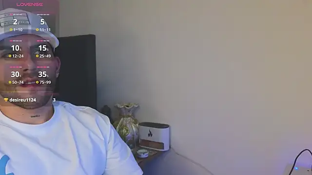 Snapshot of Ades_Lowe chatting on 07-06-26, 06:32 Ades Lowe online show from 07-06-26, 06:32