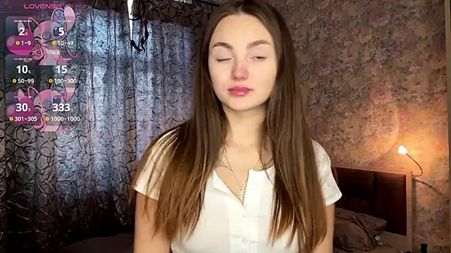 LoraDavi online show from 02-17-26, 07:16