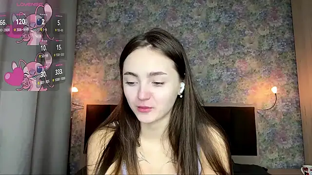 LoraDavi online show from 04-11-26, 07:56