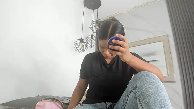 keyla mejia online show from 03-30-26, 12:06