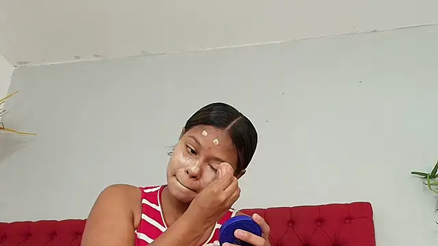 Snapshot of keyla_mejia chatting on 06-17-26, 12:07 keyla mejia online show from 06-17-26, 12:07
