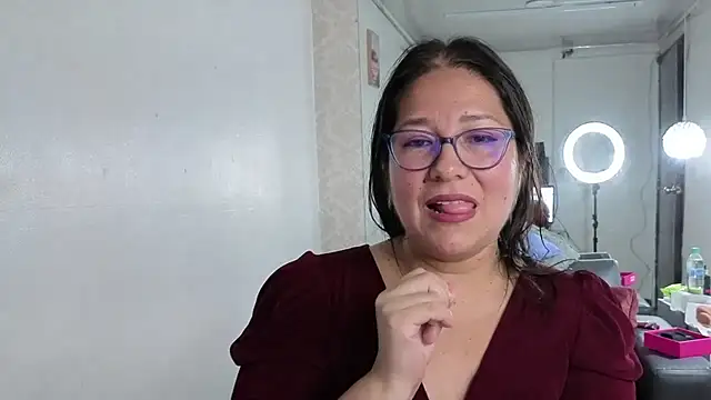 scarlett widow  online show from 12-20-25, 03:35