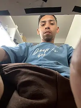 Oqui online show from 04-23-26, 08:11