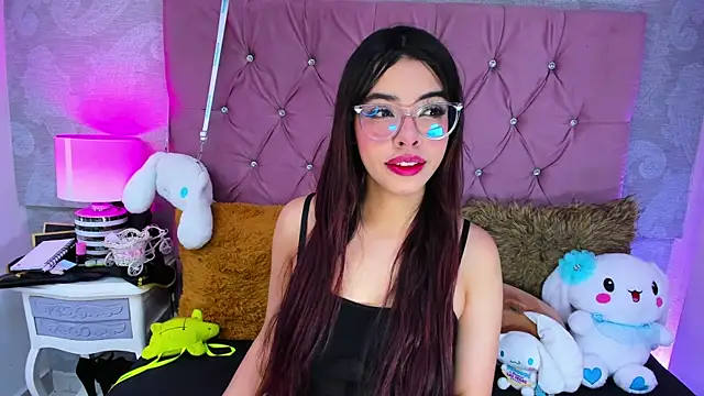 Snapshot of ZarahQueen chatting on 09-10-25, 10:10 ZarahQueen online show from 09-10-25, 10:10