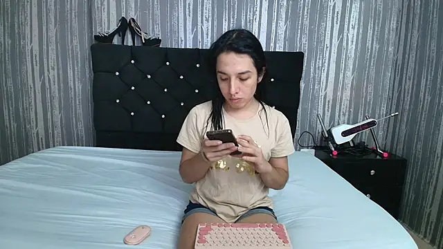 Alicee Moonn online show from 10-18-25, 10:38