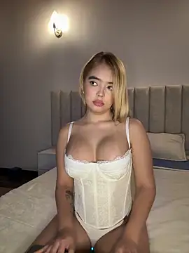 Mia Roswell online show from 05-21-26, 10:17