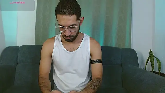 ReyPablo1 online show from 10-02-25, 10:17