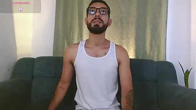 ReyPablo1 online show from 10-08-25, 08:39