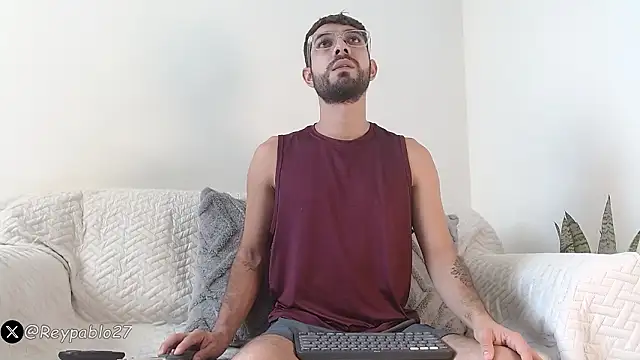 ReyPablo1 online show from 03-02-26, 07:21