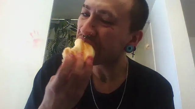 Snapshot of Tyjoq99 chatting on 01-10-26, 08:43 Tyjoq99 online show from 01-10-26, 08:43