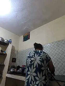 Villageanuty online show from 11-13-25, 04:44