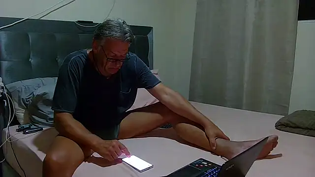 Unique X perience online show from 04-14-26, 03:56