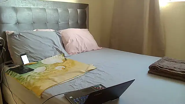 Unique X perience online show from 04-15-26, 10:32