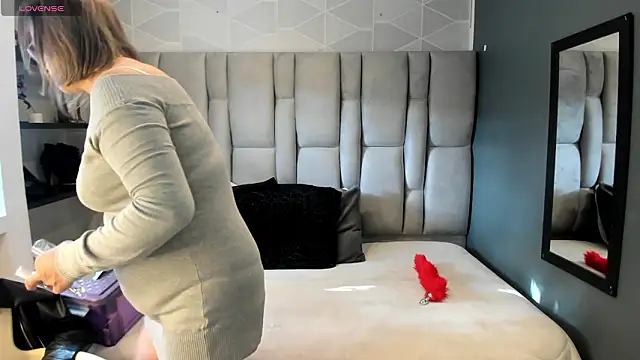 Charlot milf online show from 03-07-26, 12:46