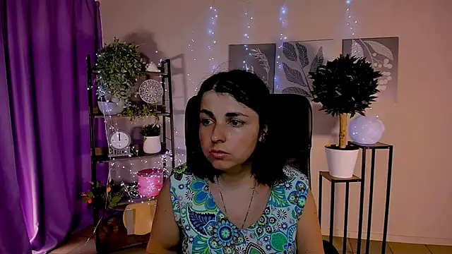 Snapshot of MartaEdams chatting on 05-21-26, 06:31 MartaEdams online show from 05-21-26, 06:31