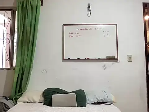 juicysmalls online show from 12-01-25, 05:29