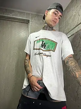 Snapshot of samm4044 chatting on 01-08-26, 11:29 samm4044 online show from 01-08-26, 11:29