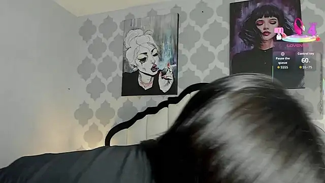 SarahMiler  online show from 10-27-25, 08:02