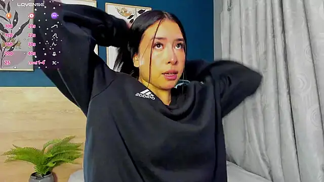 SarahMiler  online show from 07-23-26, 11:41