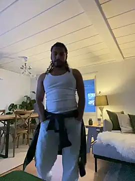 latina-pene online show from 01-10-26, 03:03