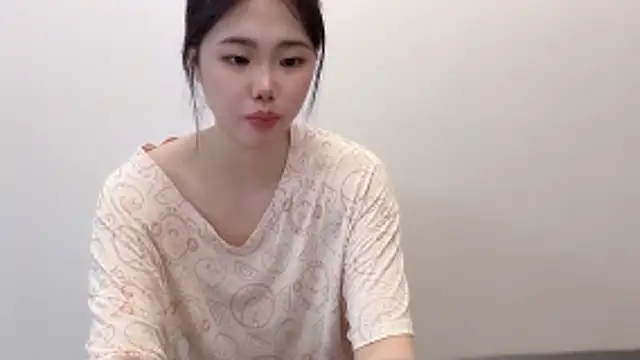 suki-1 online show from 04-18-26, 07:58