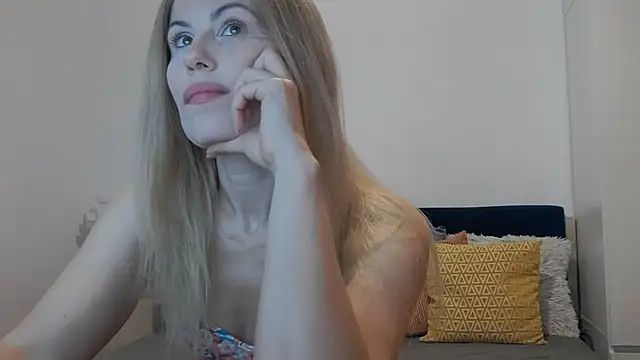 Snapshot of Lika_Soul chatting on 05-06-26, 04:45 Lika Soul online show from 05-06-26, 04:45