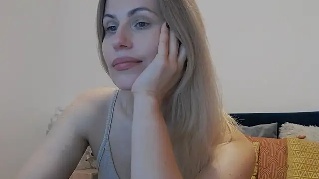 Snapshot of Lika_Soul chatting on 05-17-26, 04:03 Lika Soul online show from 05-17-26, 04:03