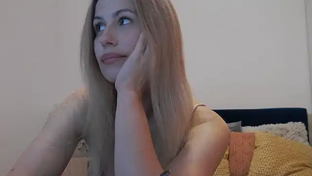 Snapshot of Lika_Soul chatting on 05-27-26, 04:15 Lika Soul online show from 05-27-26, 04:15