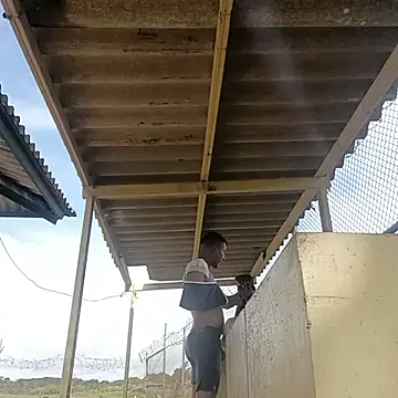 Snapshot of arnal32 chatting on 11-11-25, 01:33 arnal32 online show from 11-11-25, 01:33