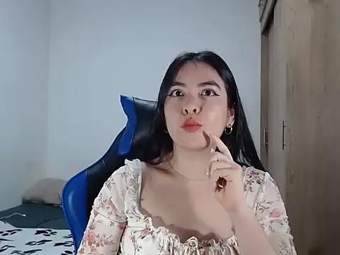 Snapshot of EloiseJun chatting on 09-17-25, 08:54 EloiseJun online show from 09-17-25, 08:54
