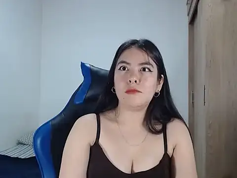 Snapshot of EloiseJun chatting on 09-27-25, 08:36 EloiseJun online show from 09-27-25, 08:36