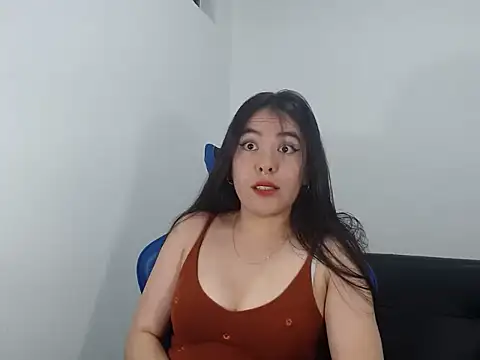 Snapshot of EloiseJun chatting on 10-06-25, 02:20 EloiseJun online show from 10-06-25, 02:20