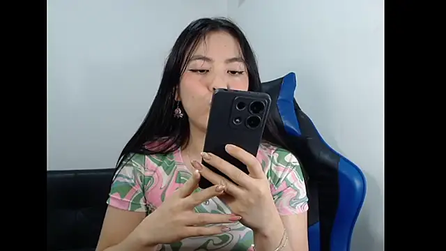 EloiseJun online show from 03-22-26, 03:54