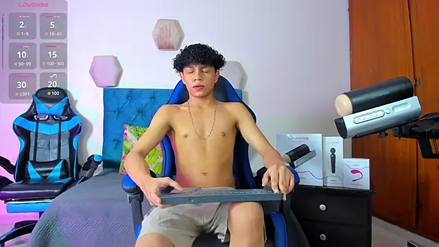 Snapshot of _taylor_black chatting on 09-24-25, 09:07 taylor black online show from 09-24-25, 09:07