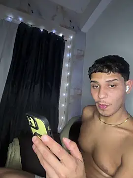 Harrisonvillalobos online show from 03-10-26, 07:13