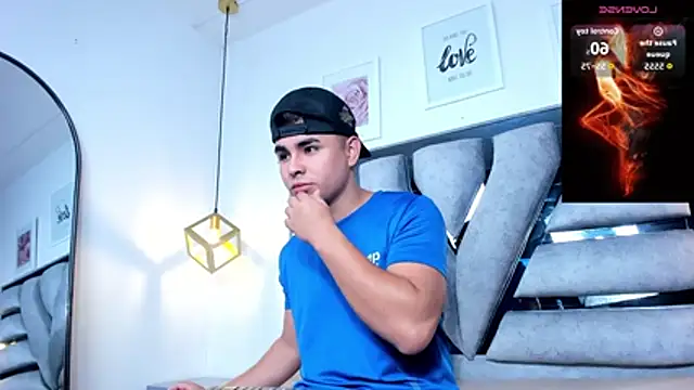 lianfox  online show from 03-18-26, 12:30