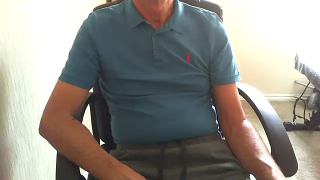 Snapshot of rogpb chatting on 06-15-26, 10:06 rogpb online show from 06-15-26, 10:06