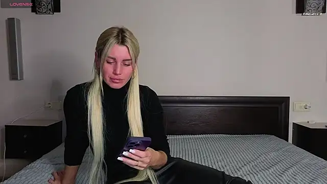 Whiteflower xo online show from 11-06-25, 05:52