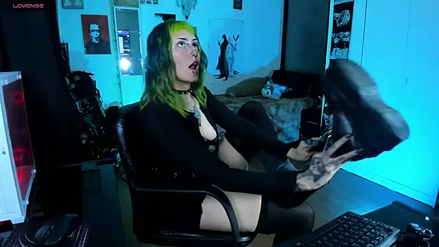 kattusauruss online show from 07-15-26, 01:00