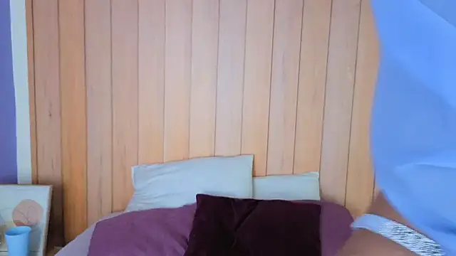 daphnevans online show from 12-14-25, 03:34