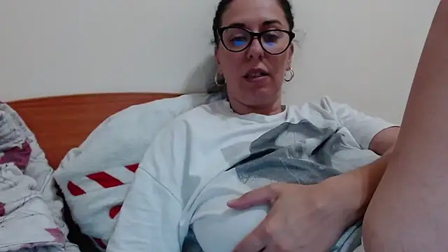 Snapshot of jollene chatting on 05-31-26, 01:51 jollene online show from 05-31-26, 01:51