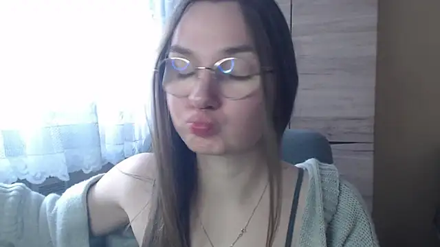 LooveELLYx online show from 01-04-25, 10:49