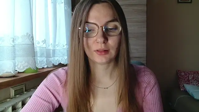 LooveELLYx online show from 12-15-25, 07:23